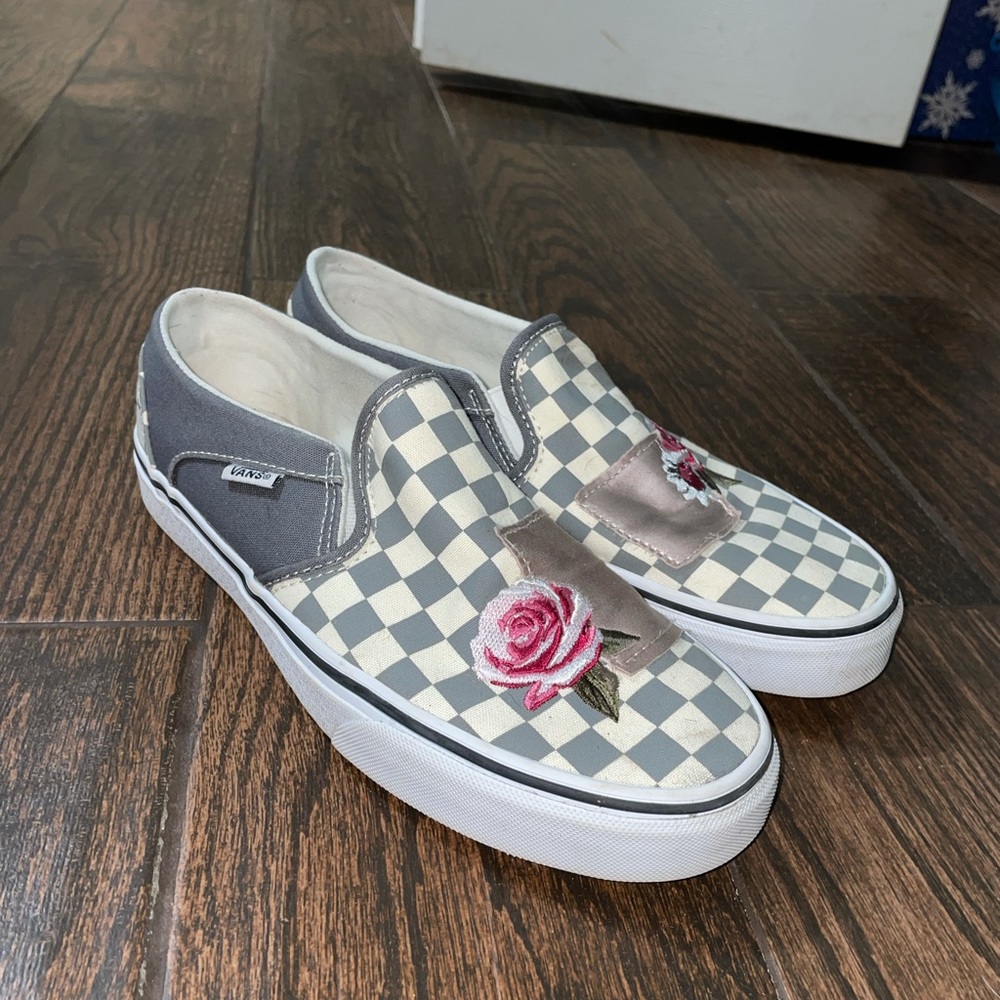Vans - Picture 2 of 4